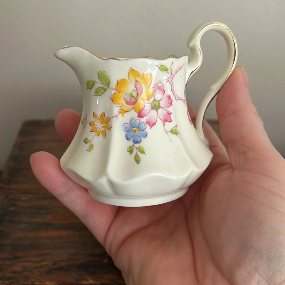 VTG | English Fine China Creamer - Picture 7 of 7